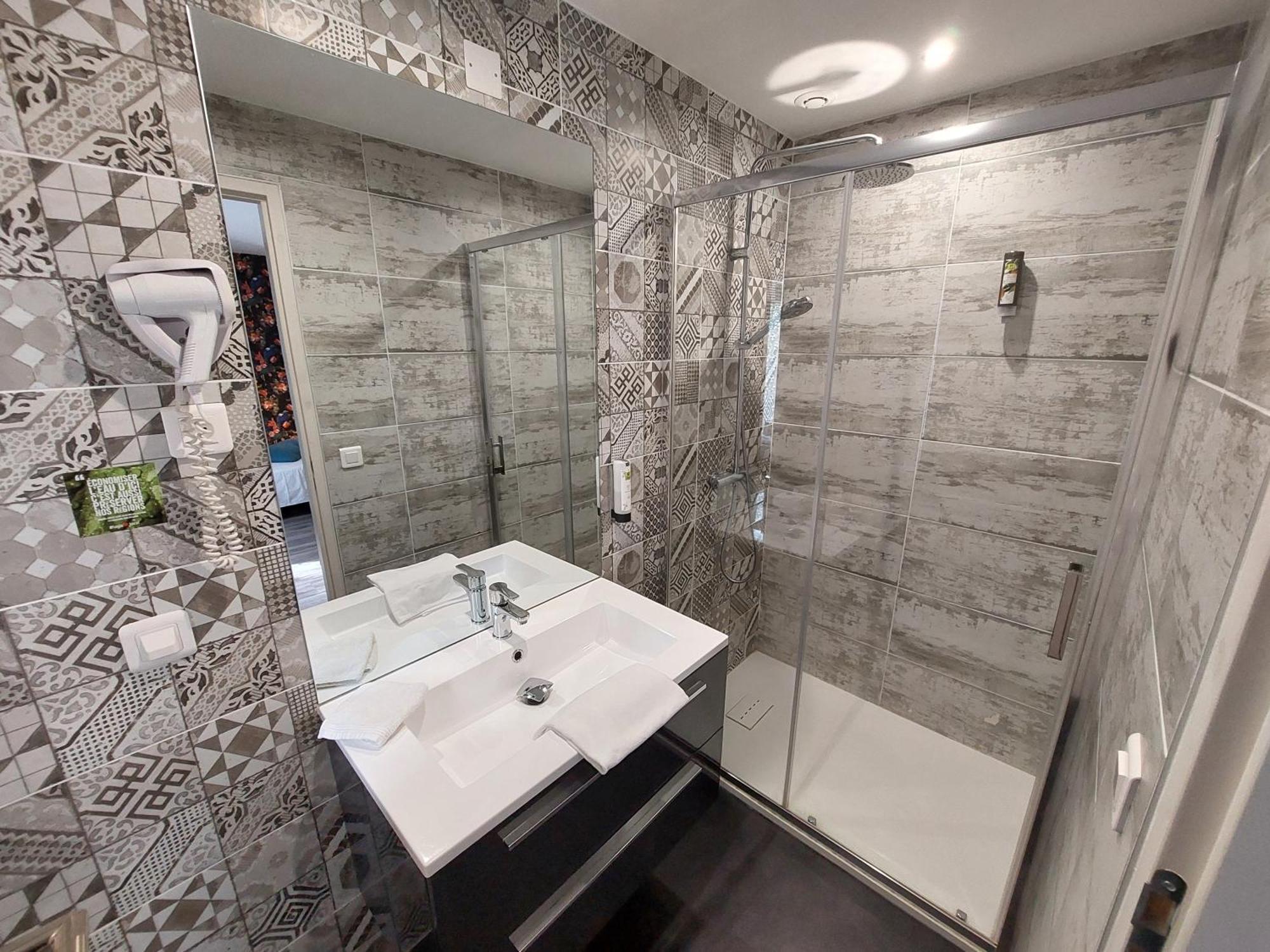 Logis Hotels - Auberge De L'Ile - Hotel 3 Etoiles Et Restaurant Creysse  Kültér fotó