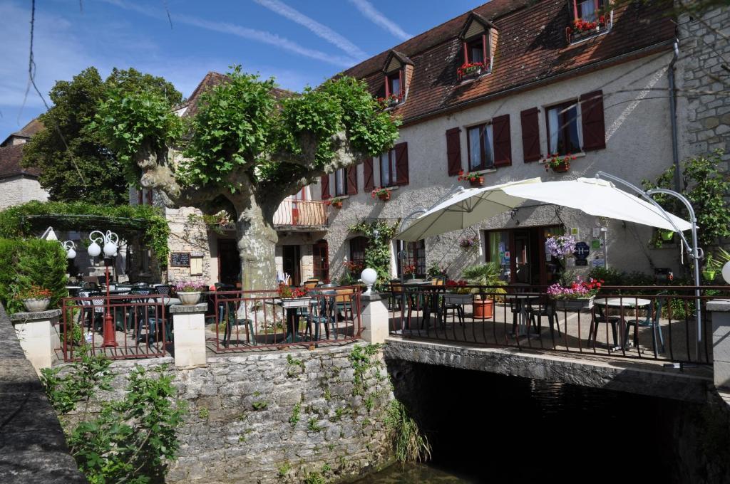 Logis Hotels - Auberge De L'Ile - Hotel 3 Etoiles Et Restaurant Creysse  Kültér fotó