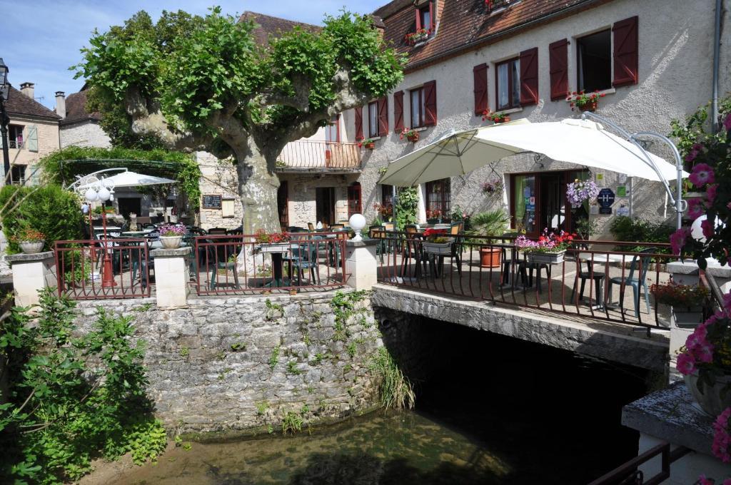 Logis Hotels - Auberge De L'Ile - Hotel 3 Etoiles Et Restaurant Creysse  Kültér fotó