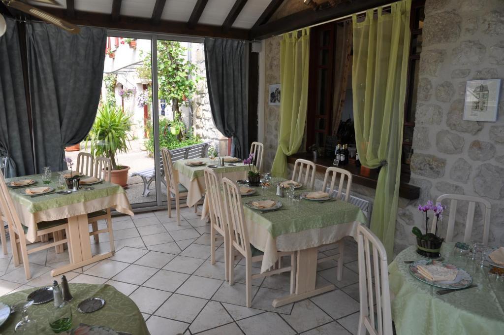 Logis Hotels - Auberge De L'Ile - Hotel 3 Etoiles Et Restaurant Creysse  Kültér fotó
