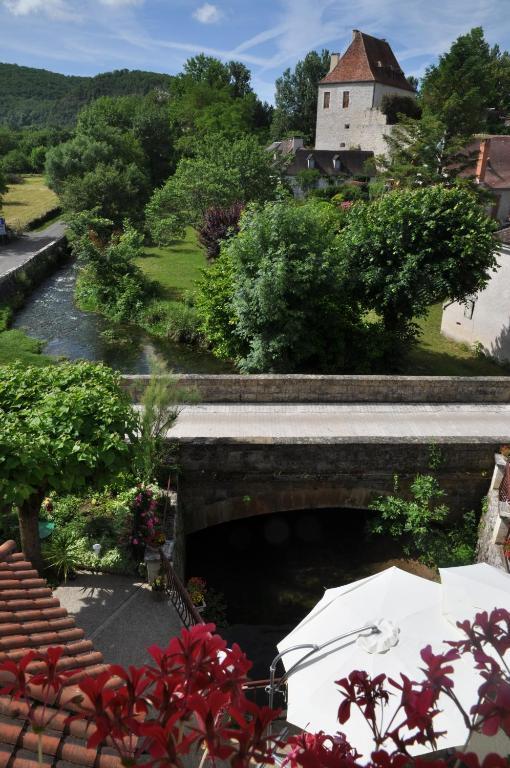 Logis Hotels - Auberge De L'Ile - Hotel 3 Etoiles Et Restaurant Creysse  Kültér fotó