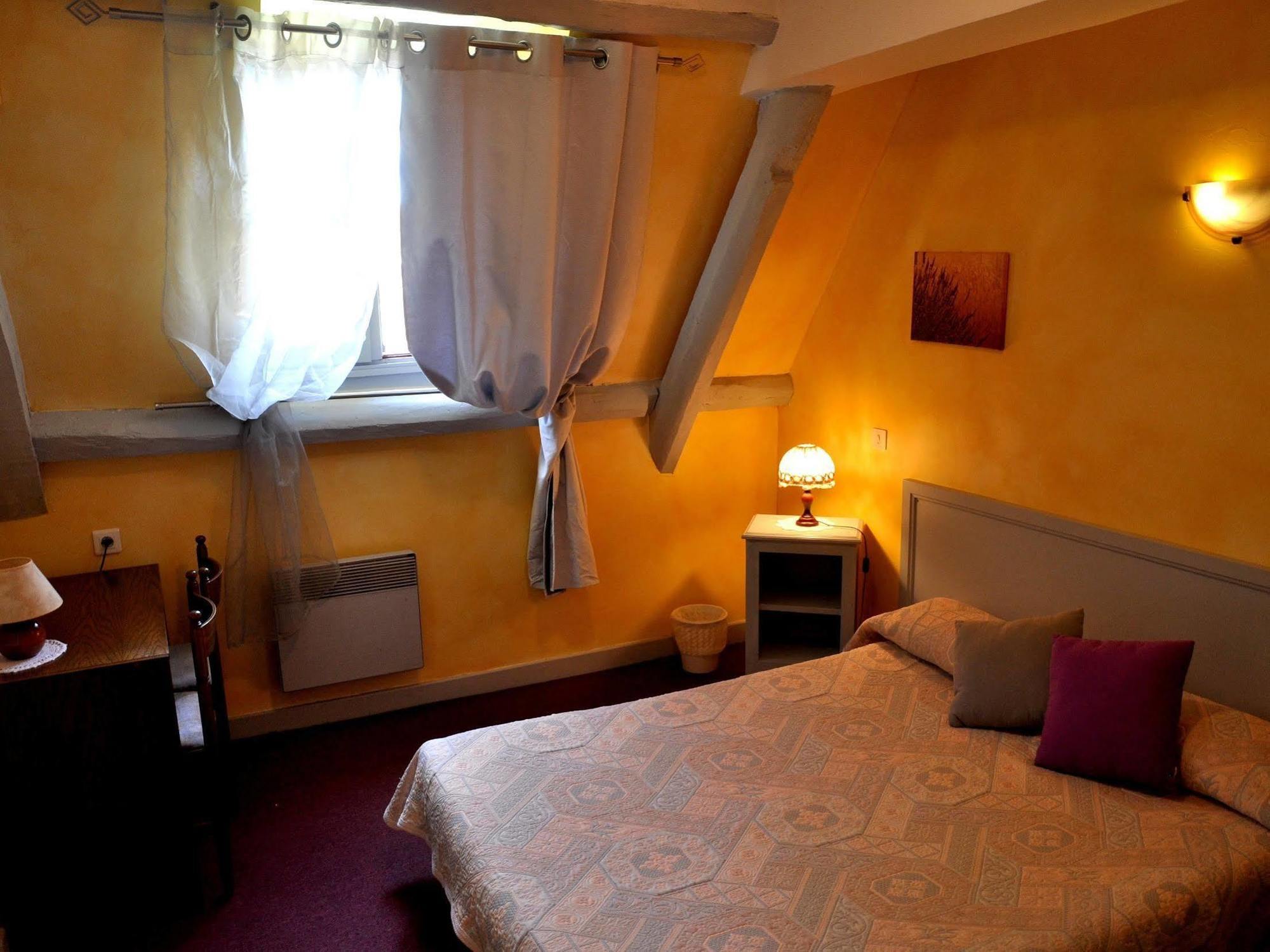 Logis Hotels - Auberge De L'Ile - Hotel 3 Etoiles Et Restaurant Creysse  Kültér fotó