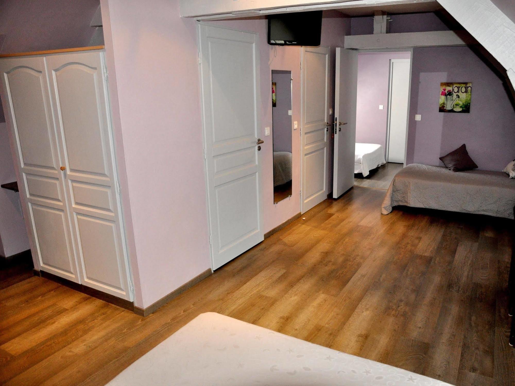 Logis Hotels - Auberge De L'Ile - Hotel 3 Etoiles Et Restaurant Creysse  Kültér fotó