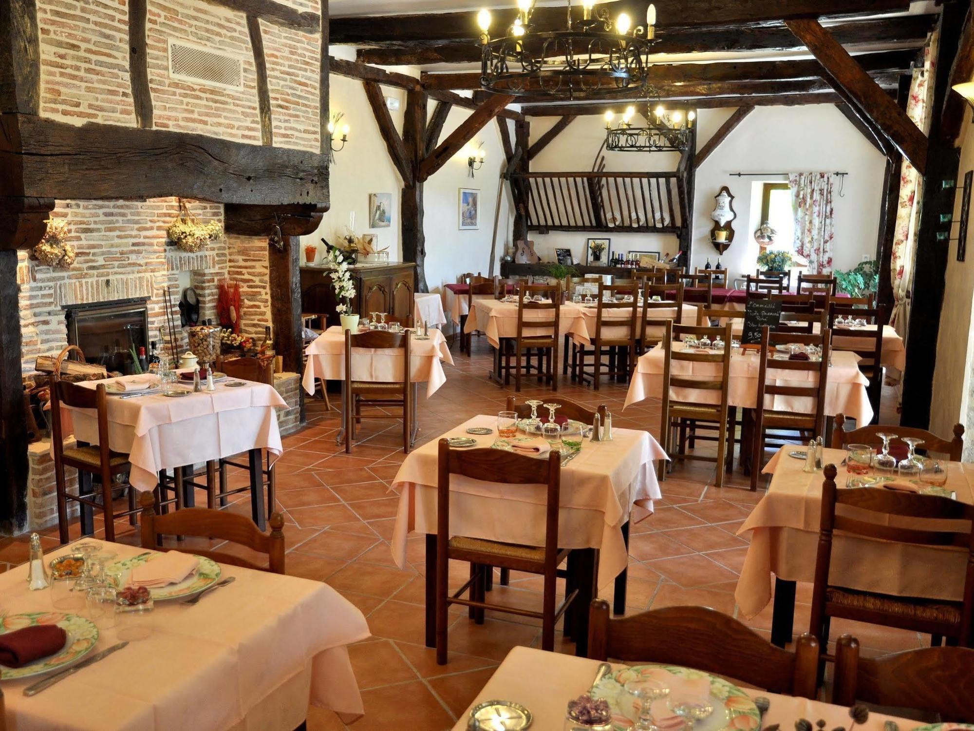 Logis Hotels - Auberge De L'Ile - Hotel 3 Etoiles Et Restaurant Creysse  Kültér fotó