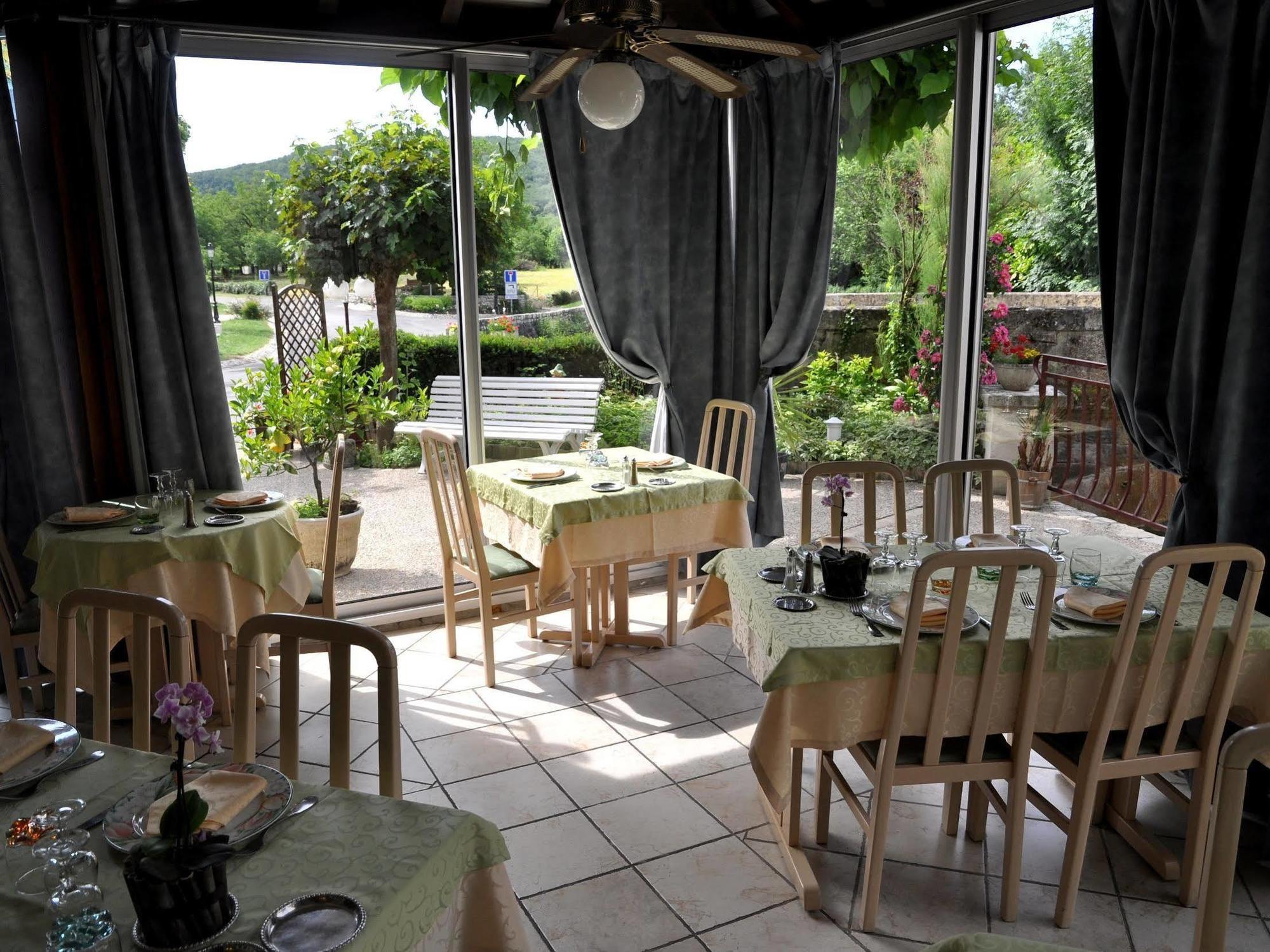 Logis Hotels - Auberge De L'Ile - Hotel 3 Etoiles Et Restaurant Creysse  Kültér fotó