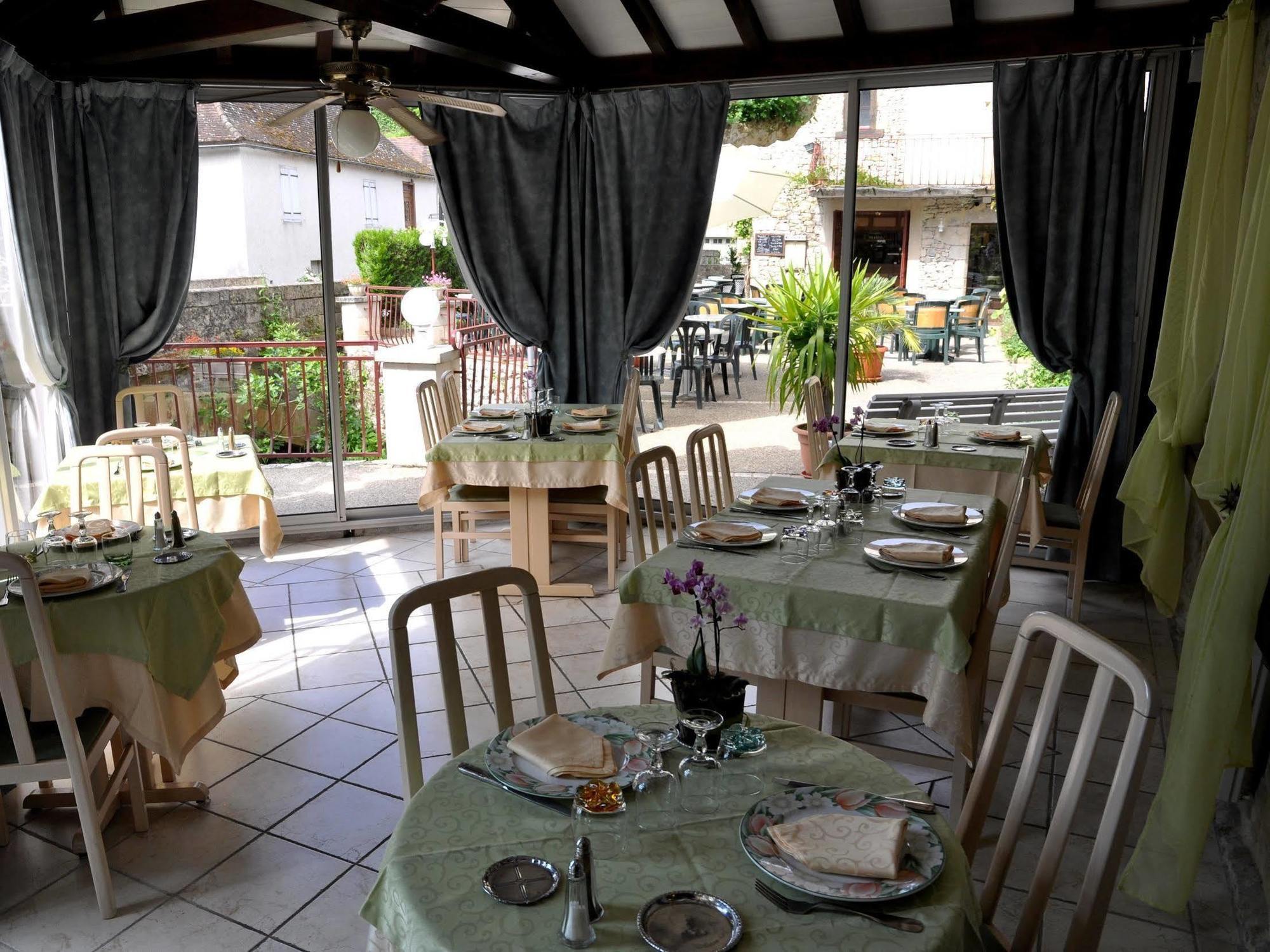 Logis Hotels - Auberge De L'Ile - Hotel 3 Etoiles Et Restaurant Creysse  Kültér fotó